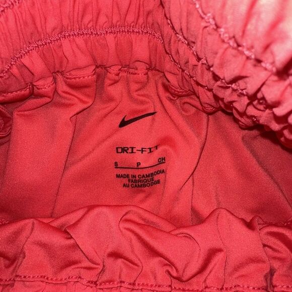 Women's Peach Nike  Dri-Fit Ultra High Waisted 3" Brief Lined Shorts Size Small - Picture 4 of 4